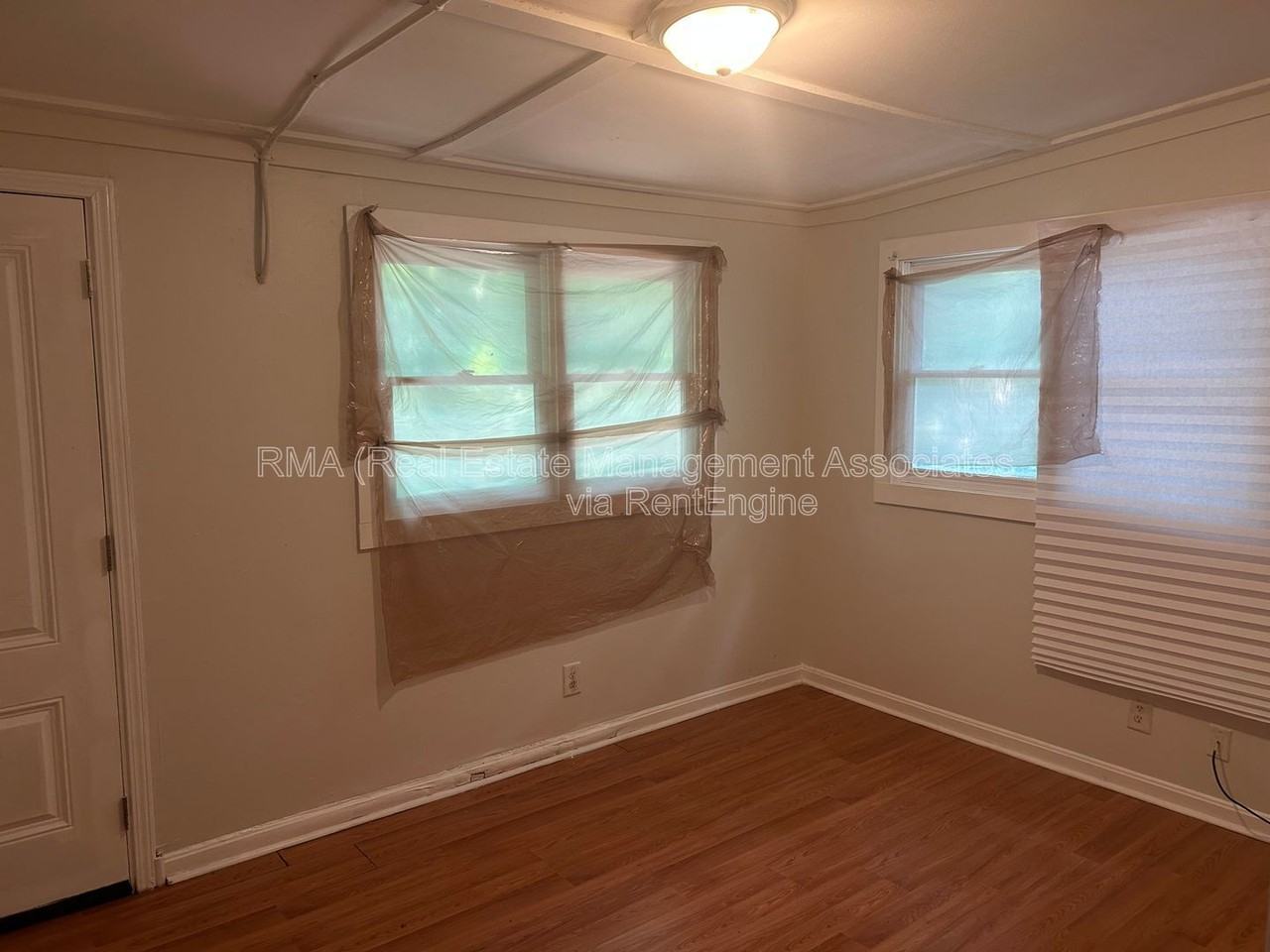 1104 Meriwether St - Photo 5 of 7