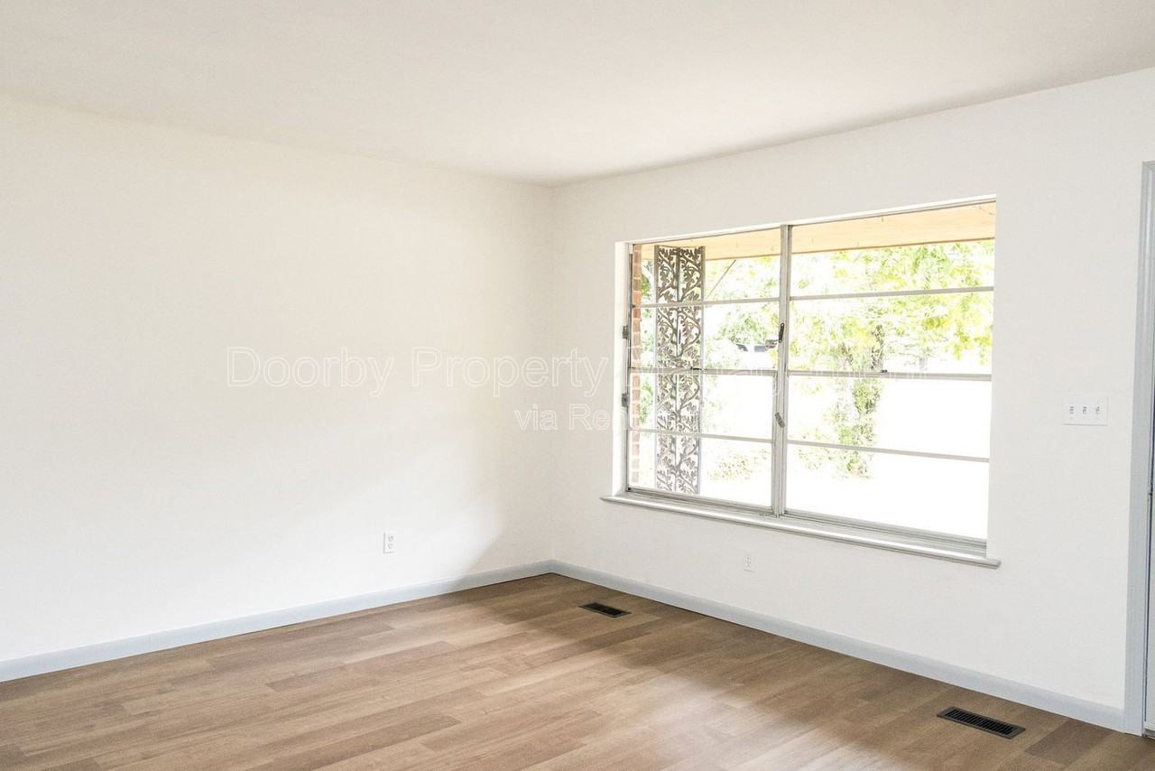 1300 Koblan Dr #A - Photo 4 of 14