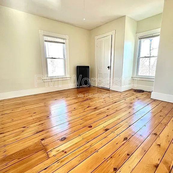 28 Wayne St - Photo 7 of 29