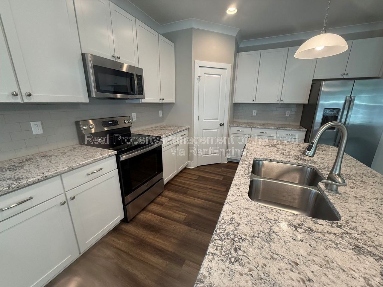 410 Salem Grace St - Photo 5 of 23