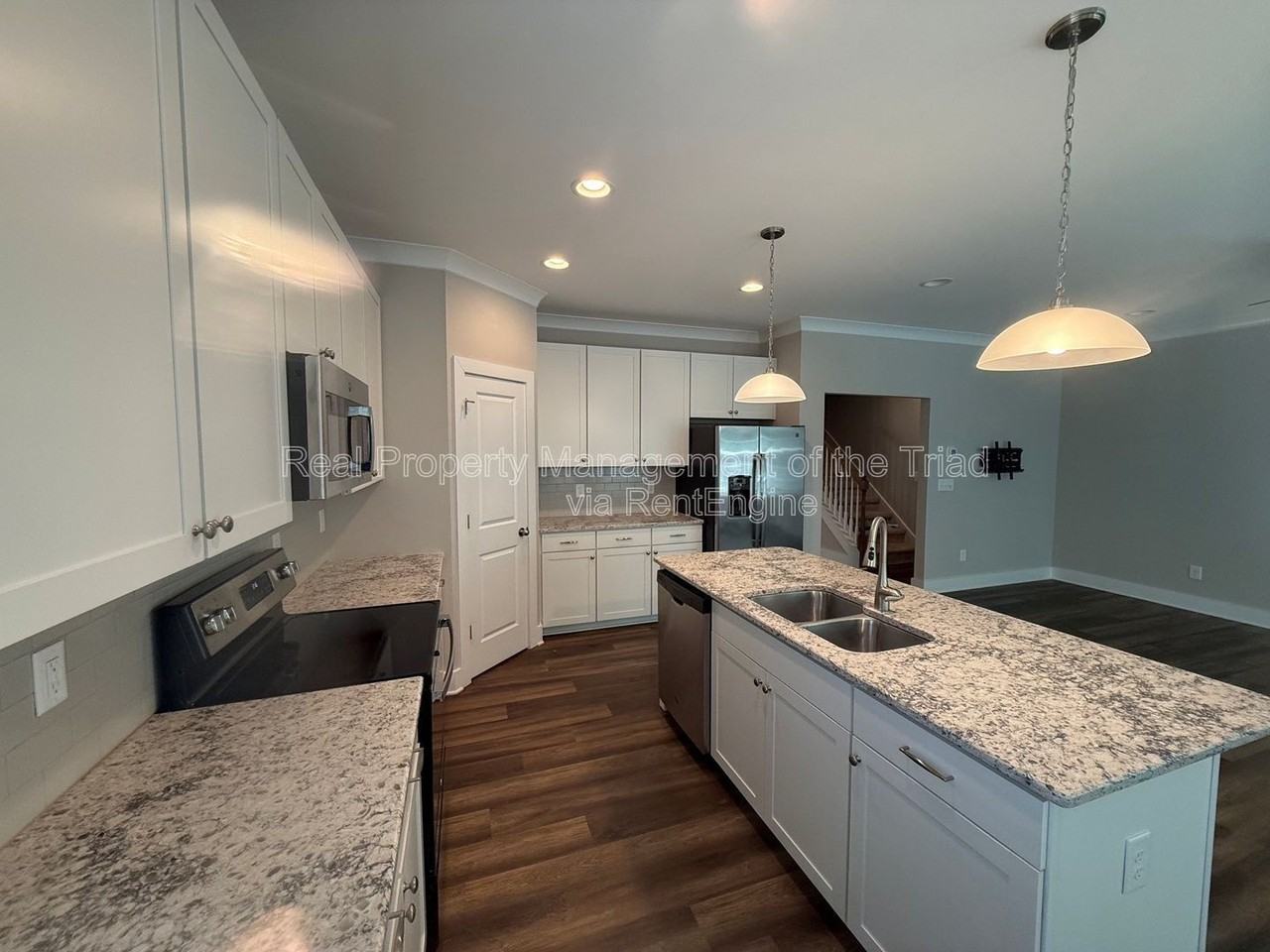 410 Salem Grace St - Photo 6 of 23