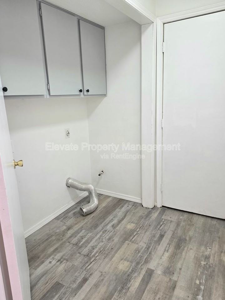 524 Westwood Ct - Photo 7 of 18
