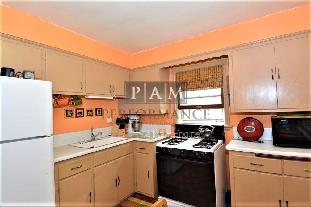 6745 Hillside Ln - Photo 5 of 11