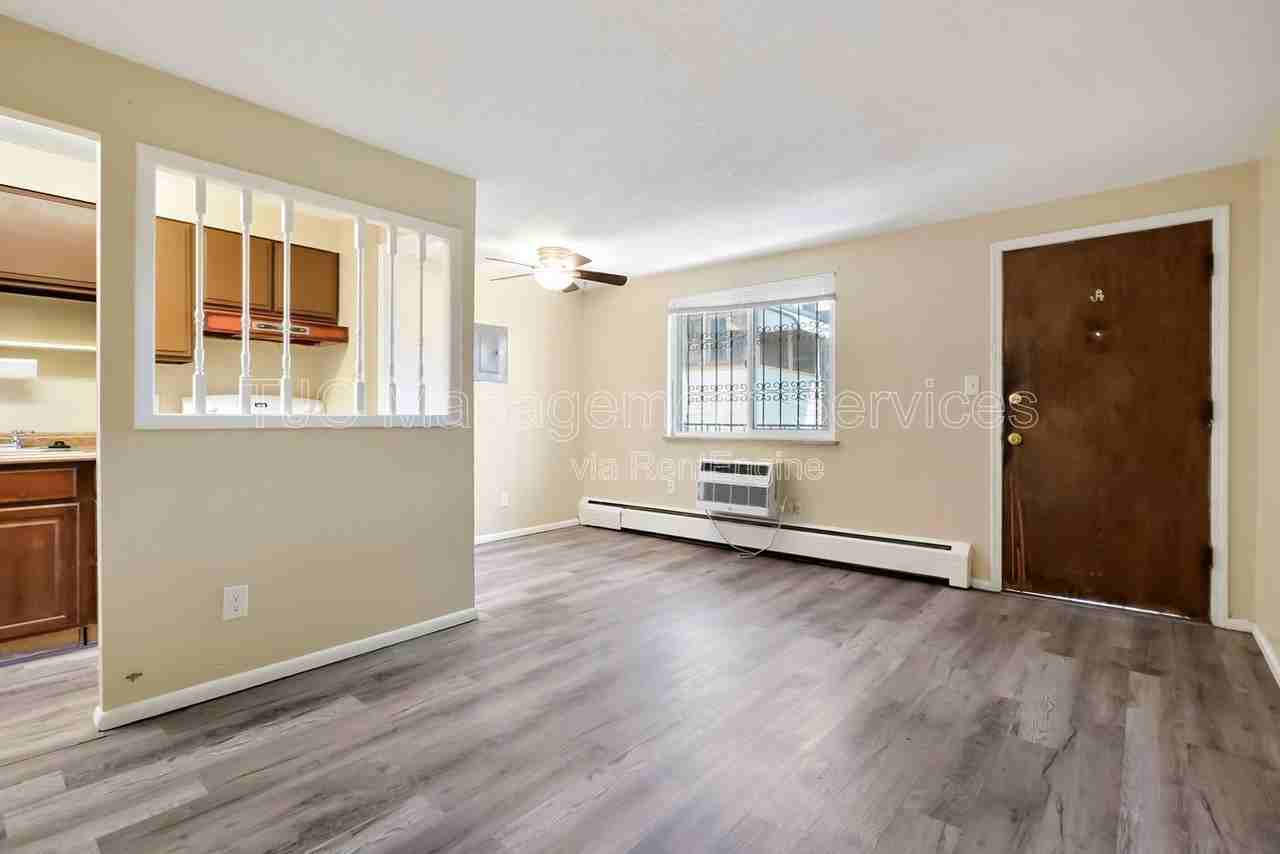 27 S Sherman St #204 - Photo 5 of 10