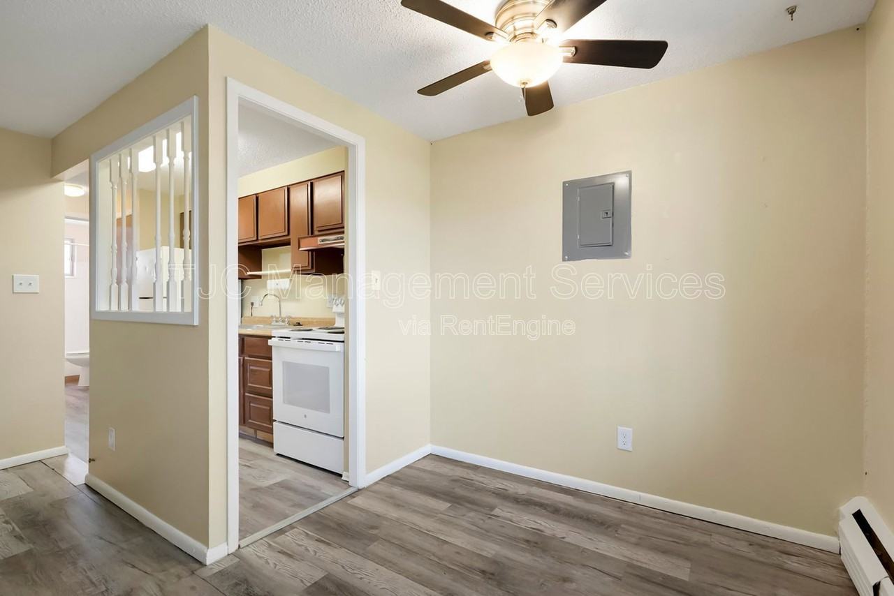 27 S Sherman St #204 - Photo 6 of 10