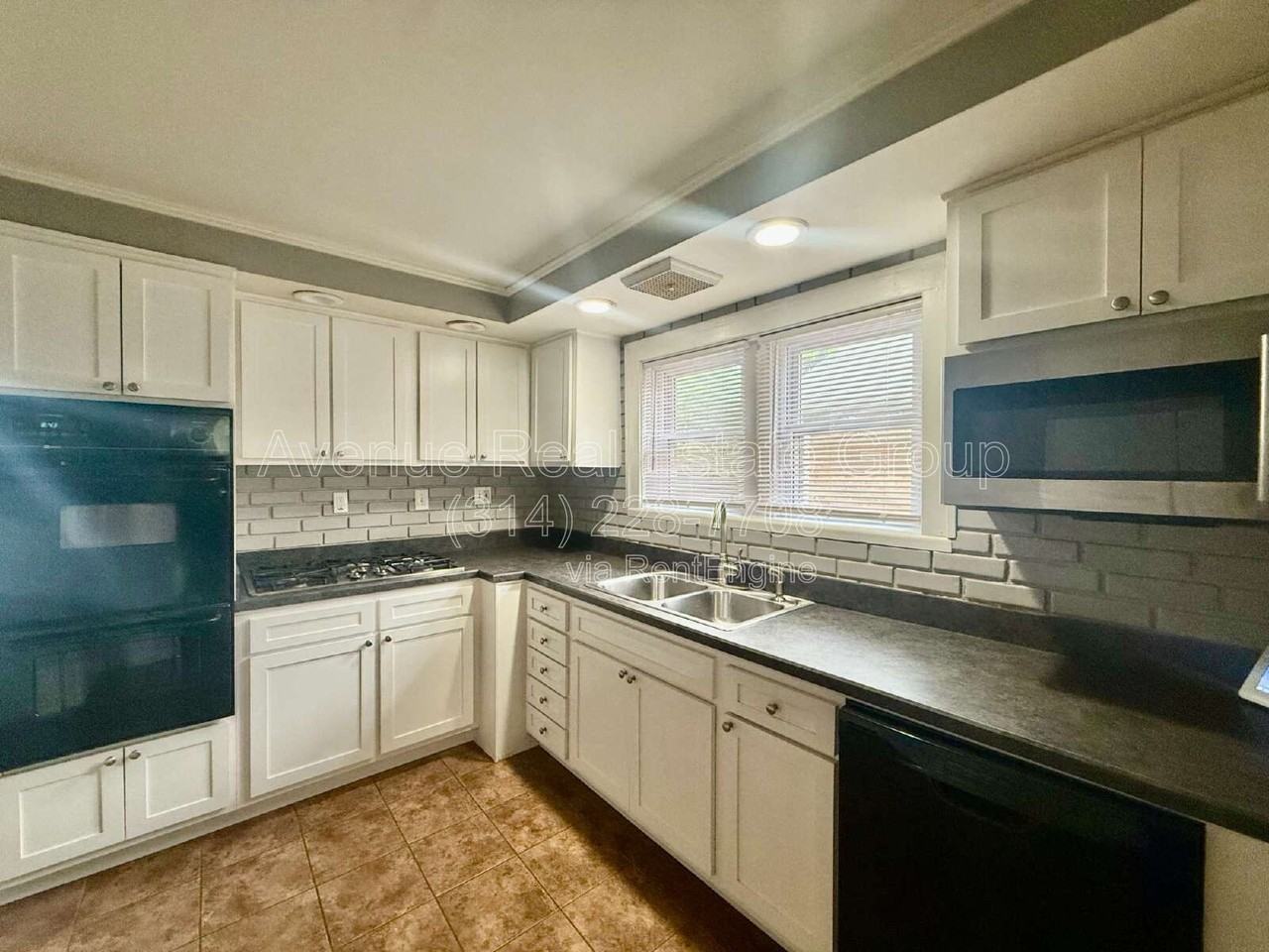 5246 Chippewa St - Photo 5 of 9
