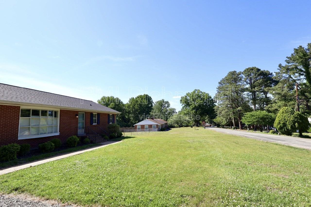 5913 Osoge Rd - Photo 3 of 42