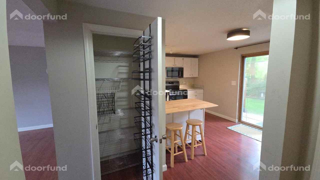 133 Green St #2 - Photo 4 of 19