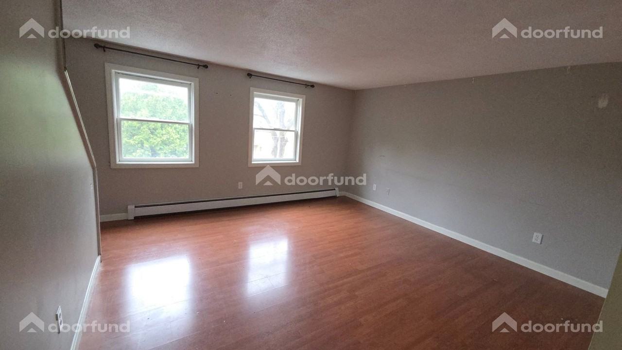 133 Green St #2 - Photo 6 of 19