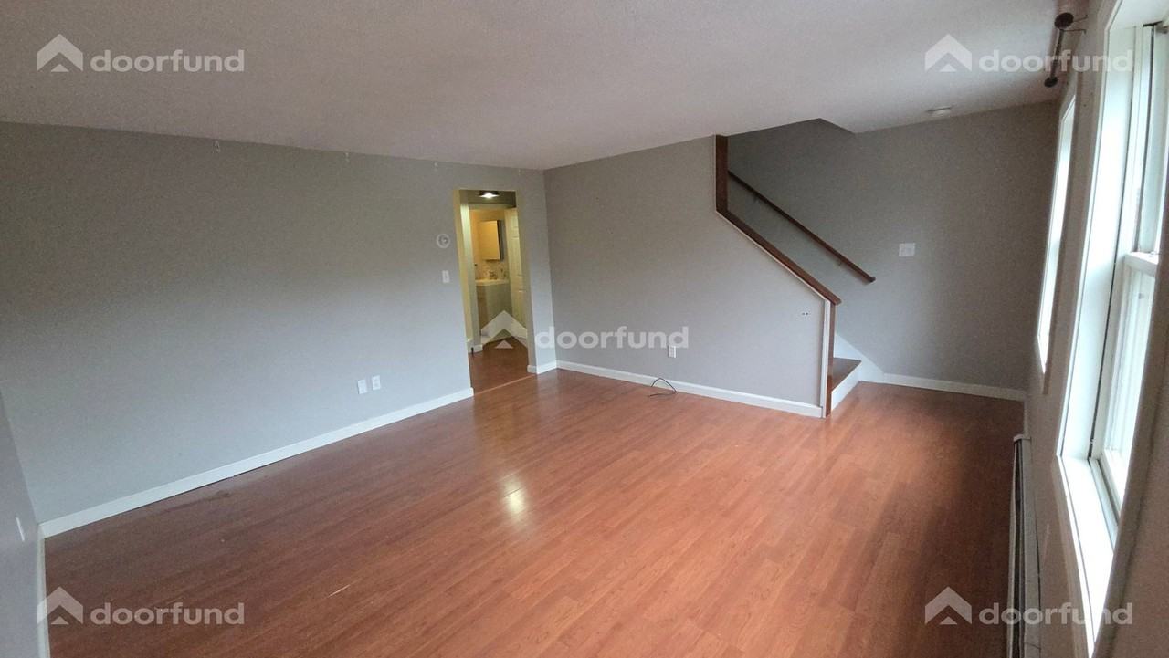 133 Green St #2 - Photo 7 of 19