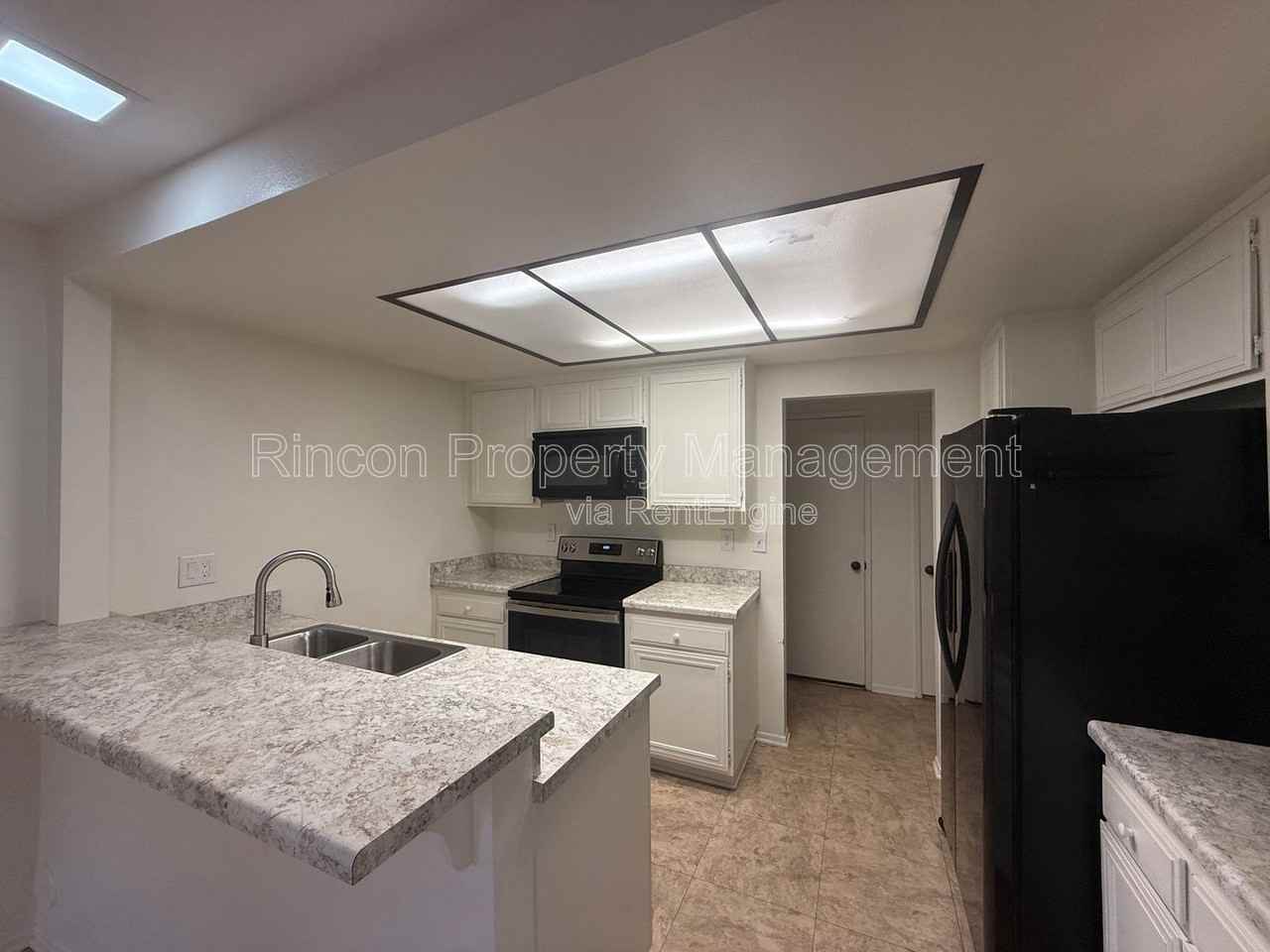 361 Jalisco Ct - Photo 2 of 16