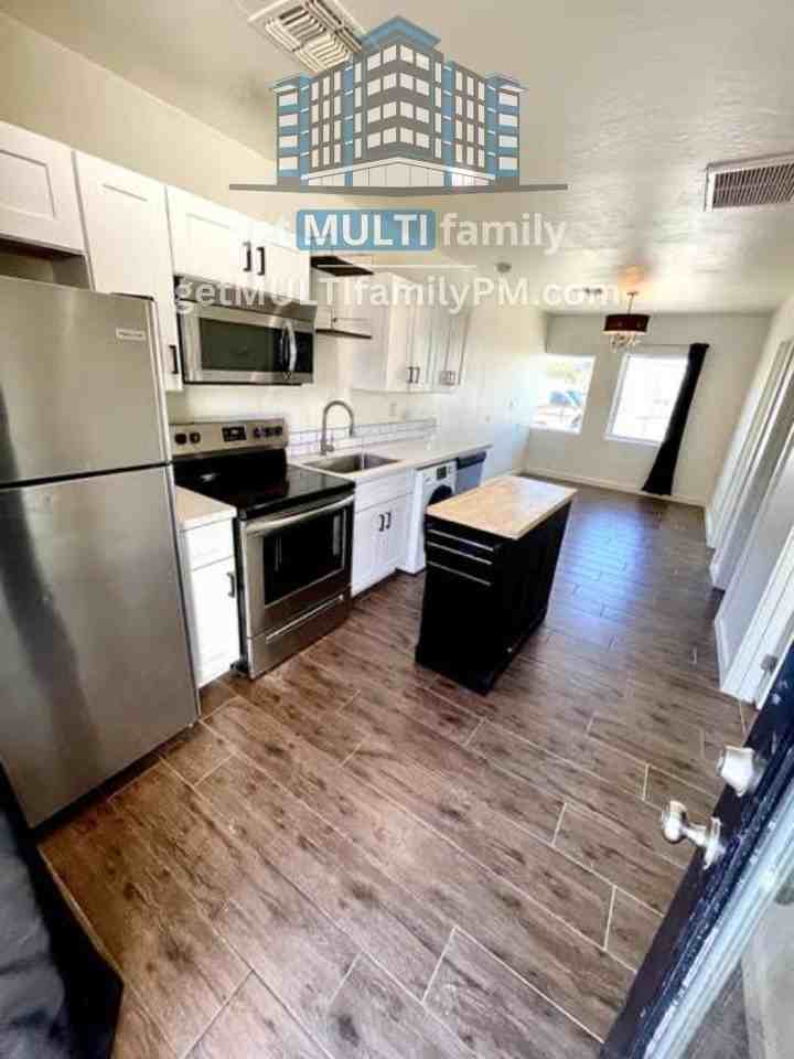 1402 E Mckinley St #B - Photo 2 of 22