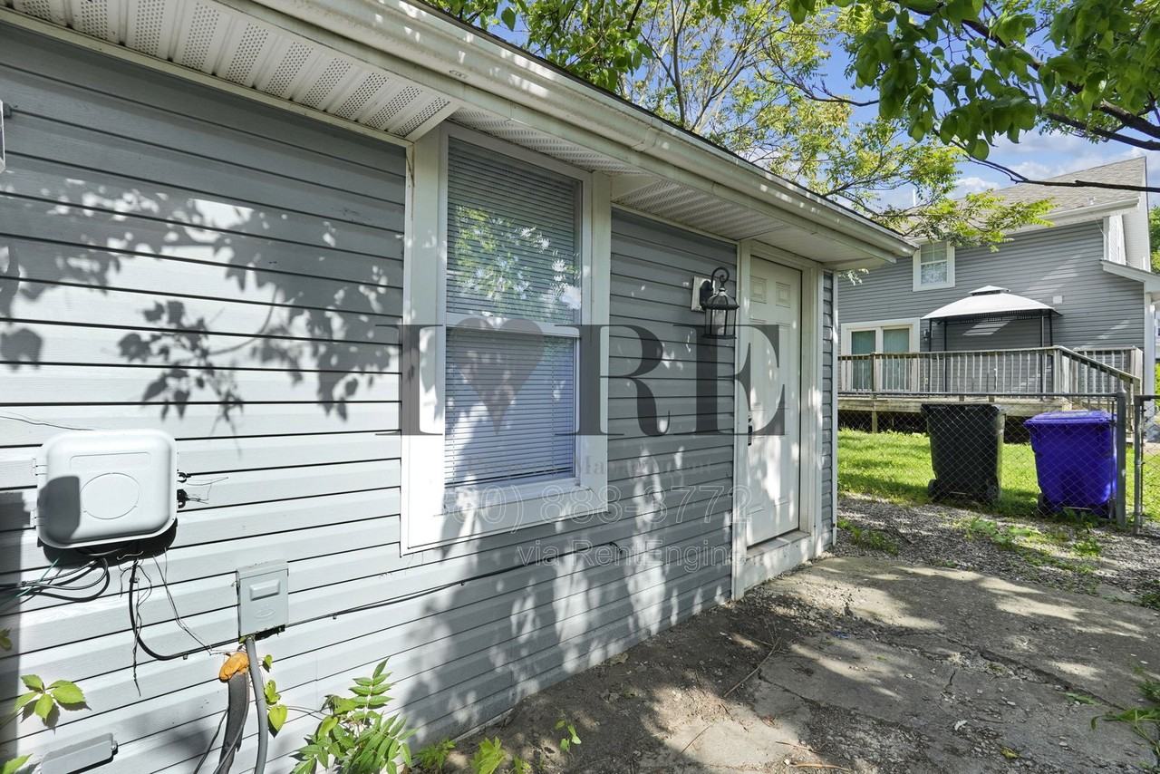 1555 Myrtle Ave - Photo 6 of 24