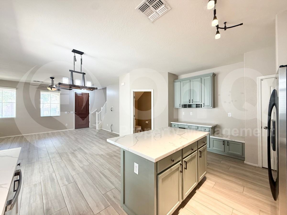 10043 E Isabella Ave - Photo 5 of 23