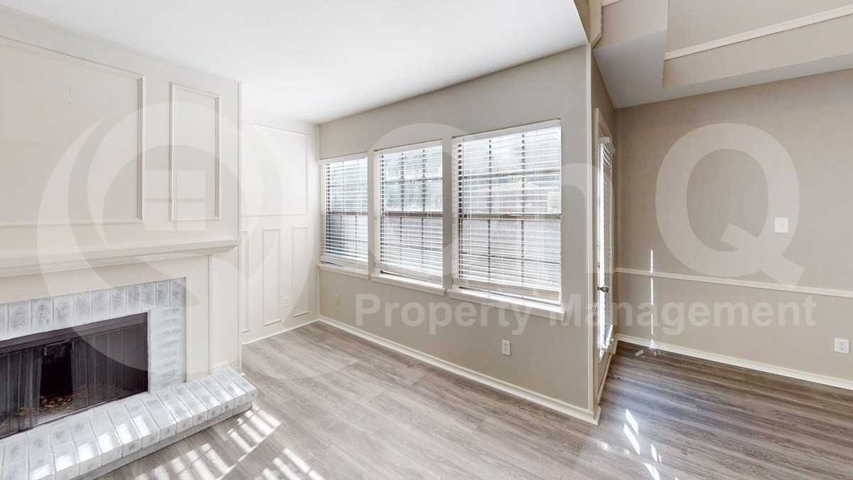 600 Canyon Side Way - Photo 3 of 27