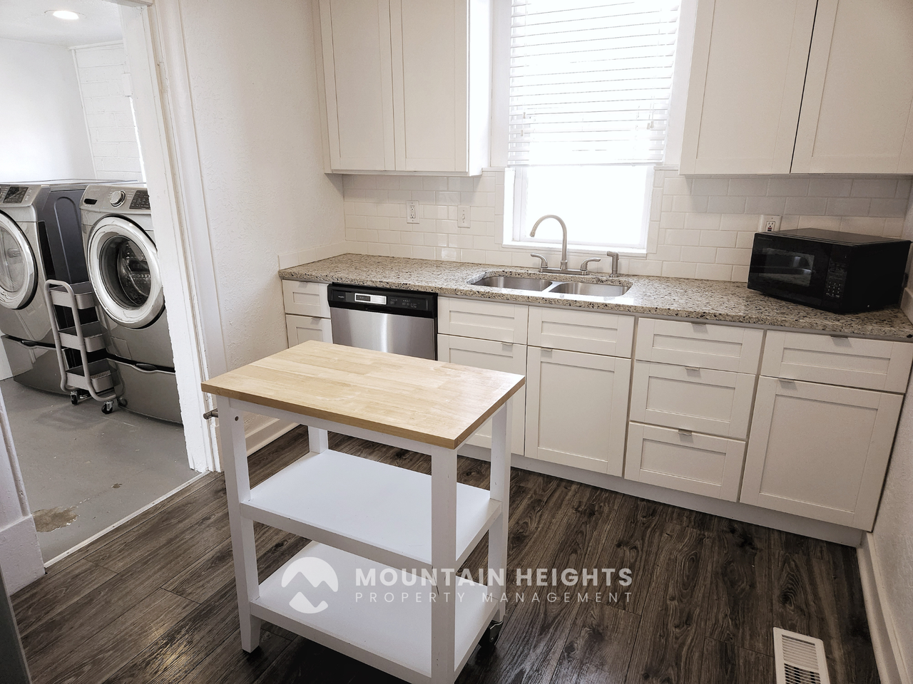 1074 E Kensington Ave - Photo 4 of 25