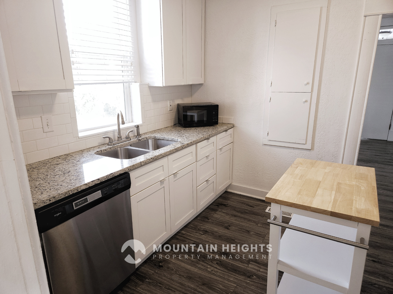 1074 E Kensington Ave - Photo 5 of 25