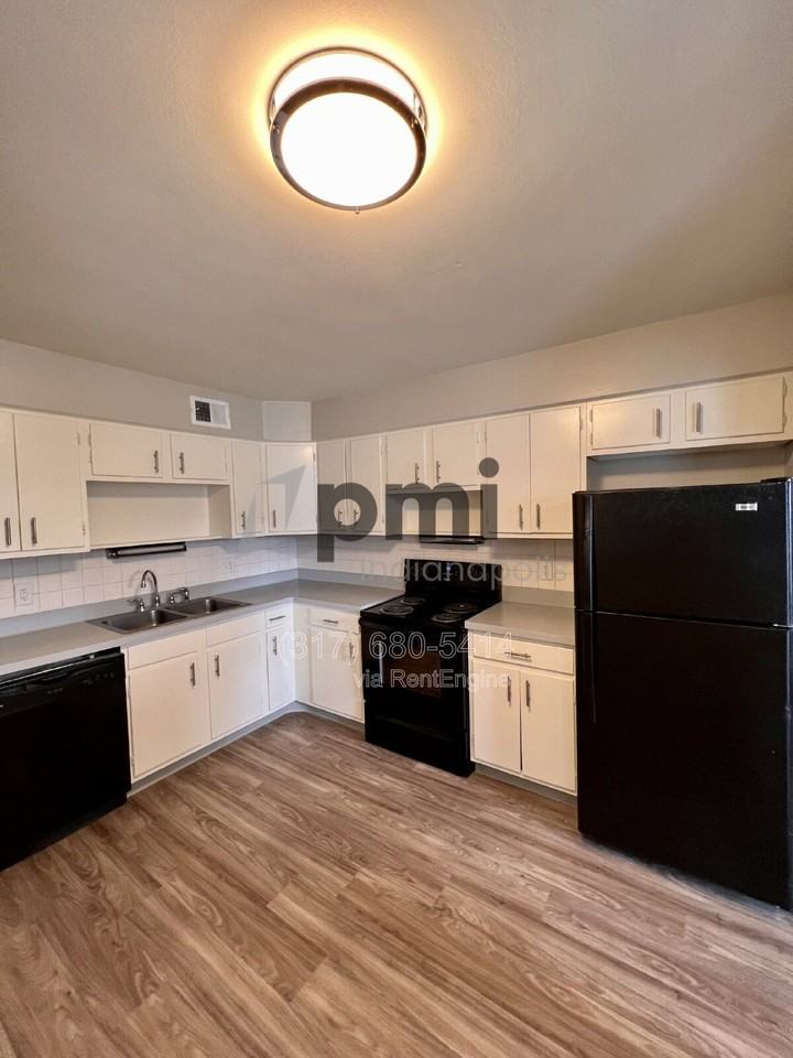 3031 E 47th St #E - Photo 2 of 29