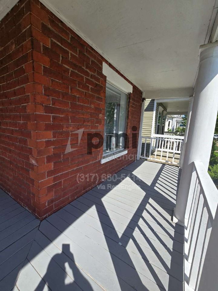 153 S Cypress Ave - Photo 5 of 50