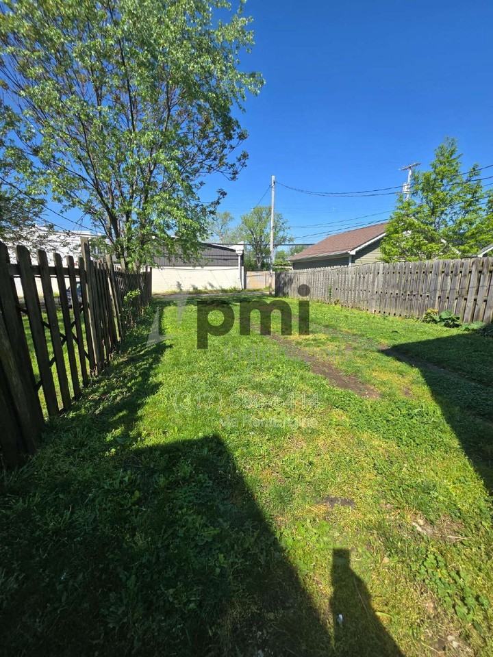 153 S Cypress Ave - Photo 6 of 50