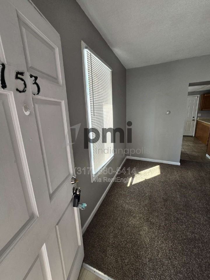 153 S Cypress Ave - Photo 7 of 50