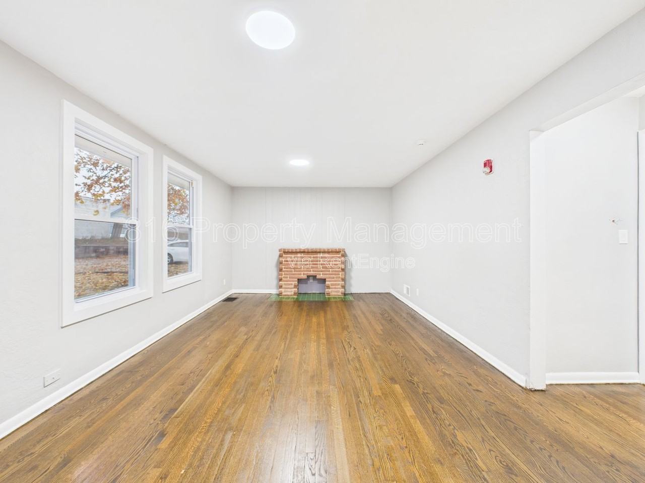 7560 Prospect Ave #G - Photo 3 of 15