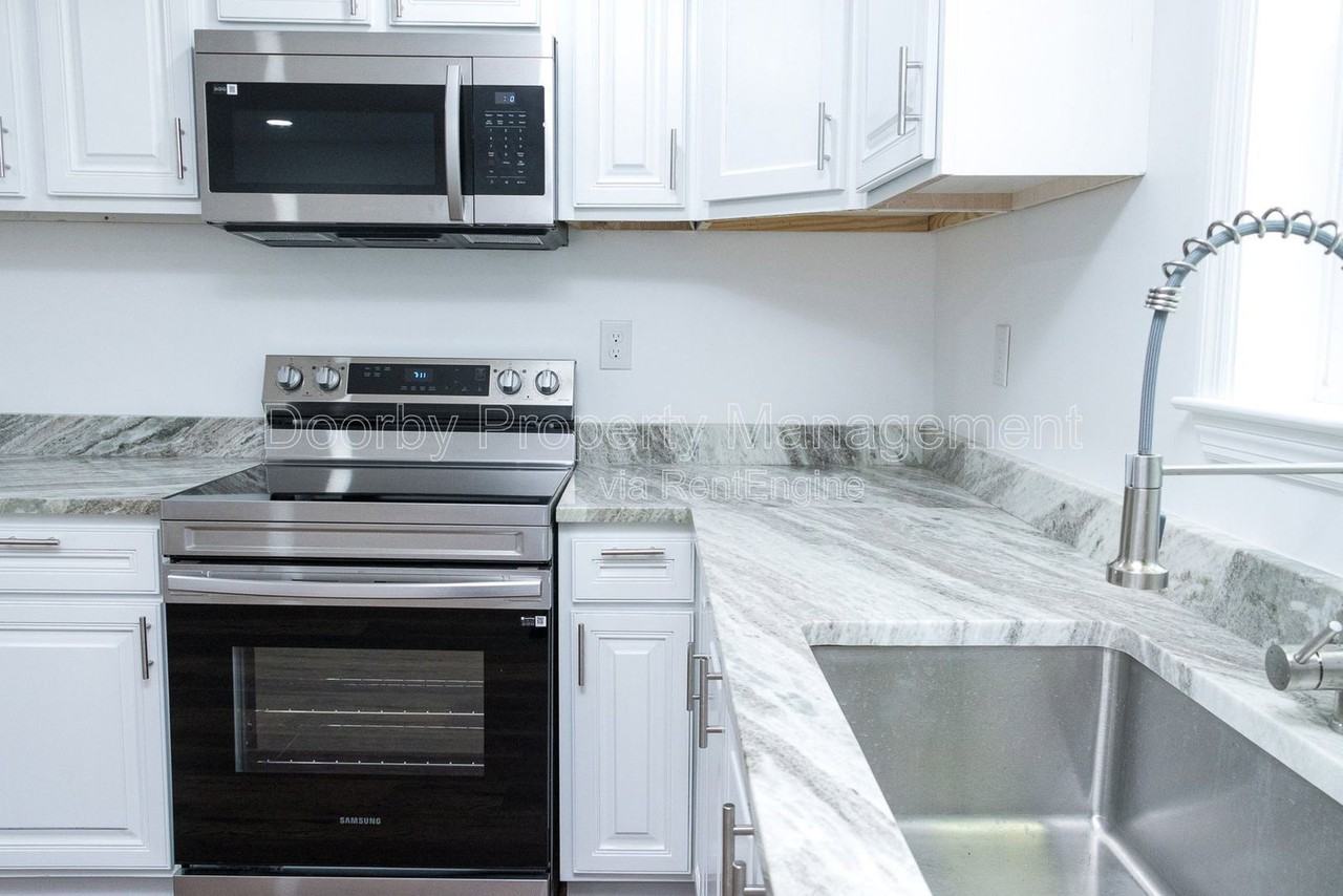 196 Rogers Rd - Photo 4 of 18