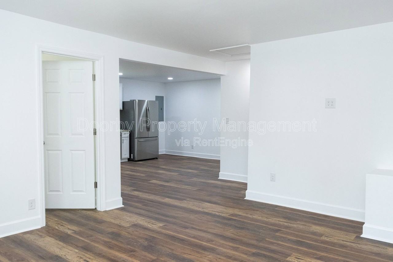 196 Rogers Rd - Photo 5 of 18