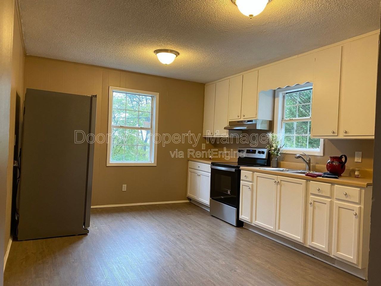 3916 Blanchard St - Photo 2 of 12