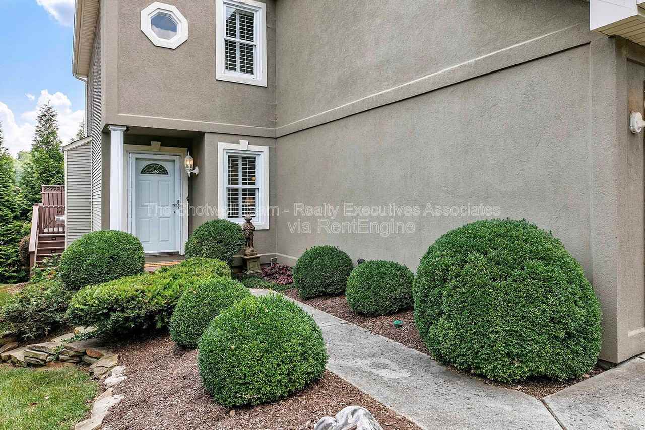 8508 Angel Oak Ct - Photo 2 of 18