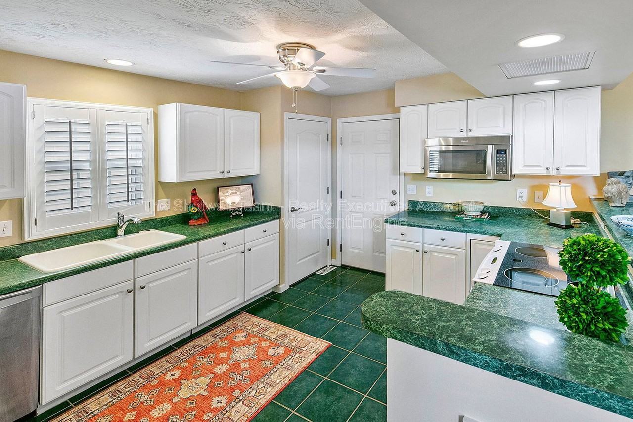 8508 Angel Oak Ct - Photo 7 of 18