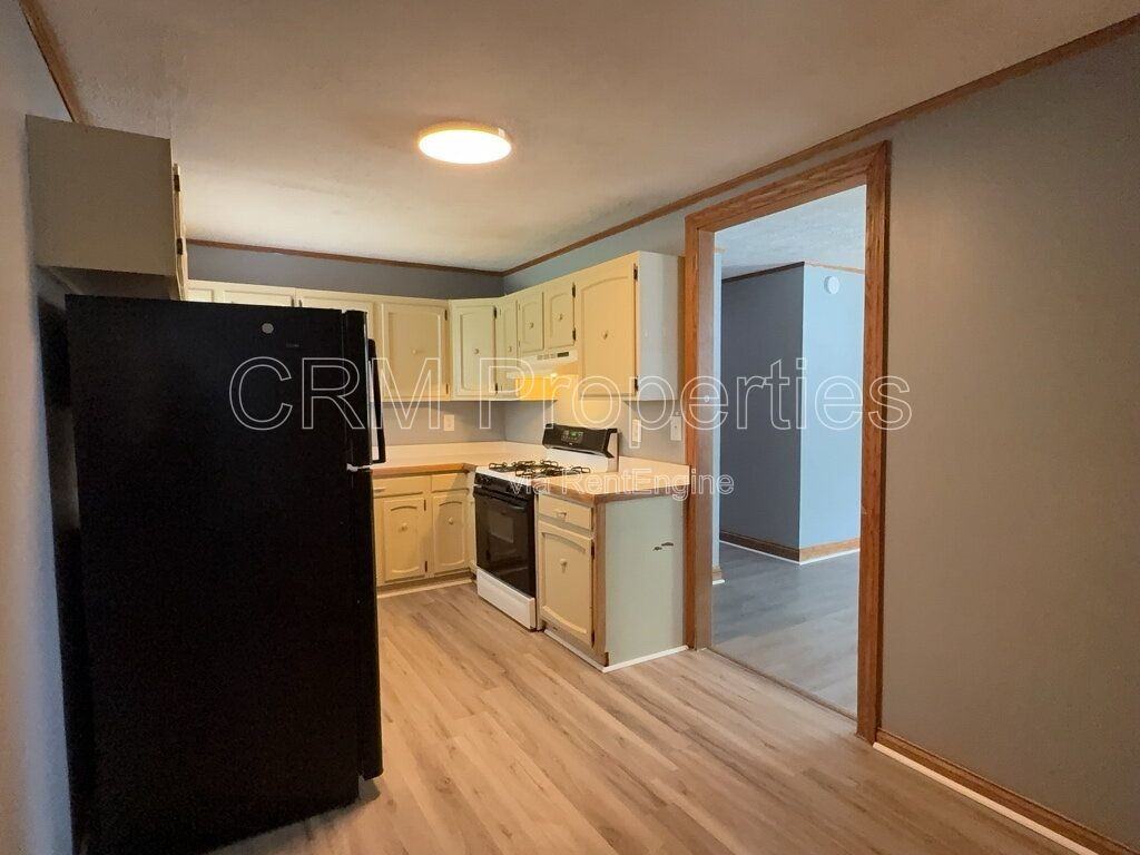 5005 Council Ring Blvd - Photo 5 of 23