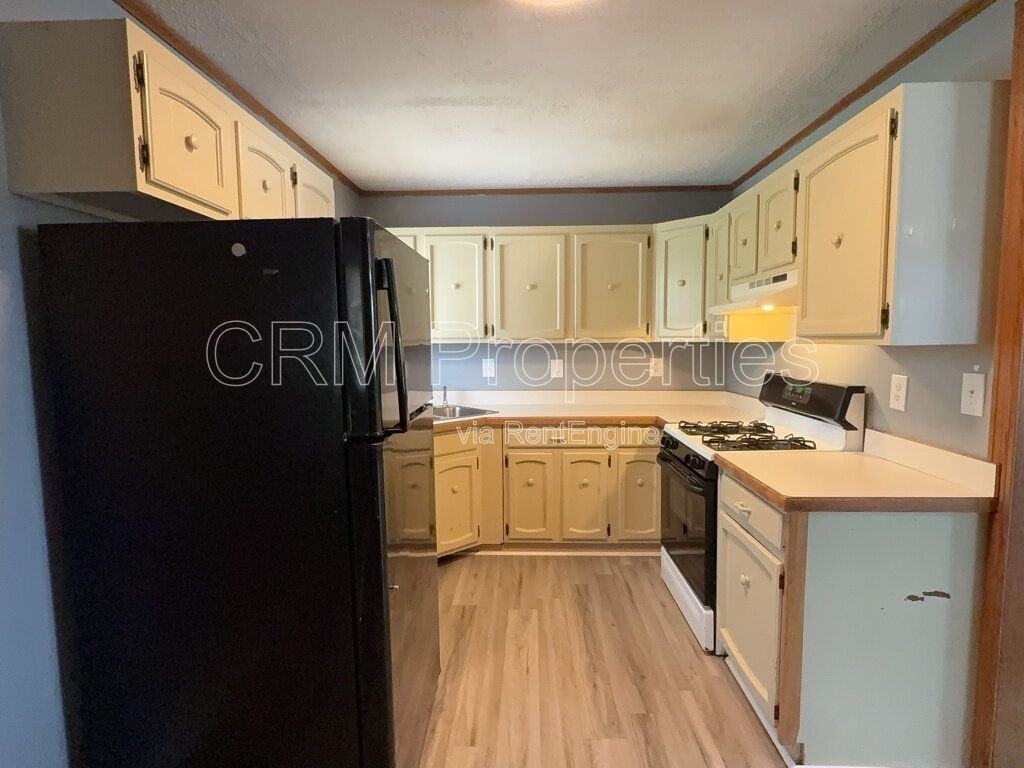 5005 Council Ring Blvd - Photo 6 of 23