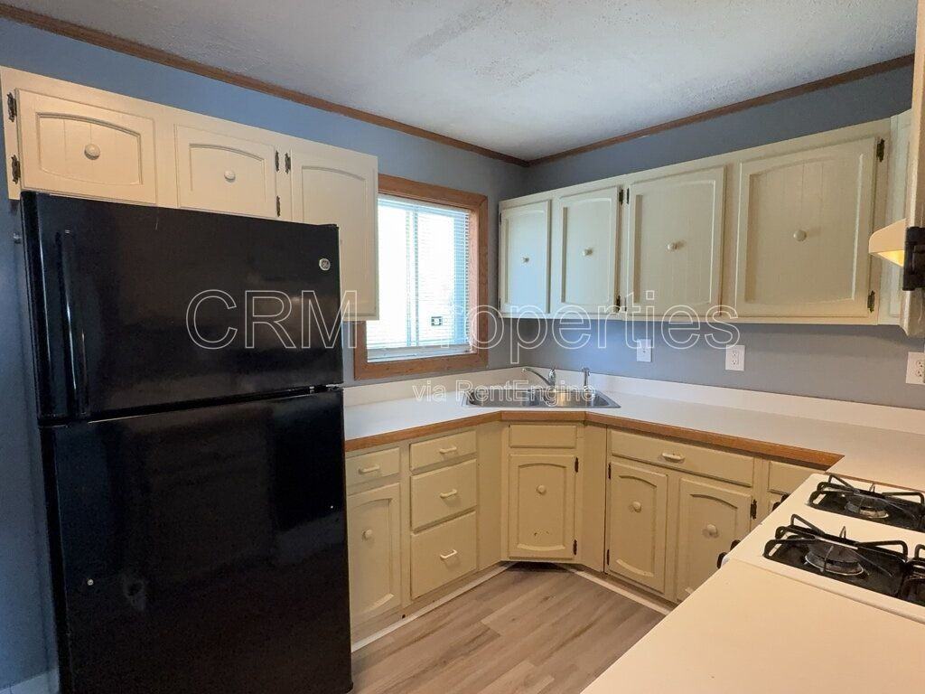 5005 Council Ring Blvd - Photo 7 of 23