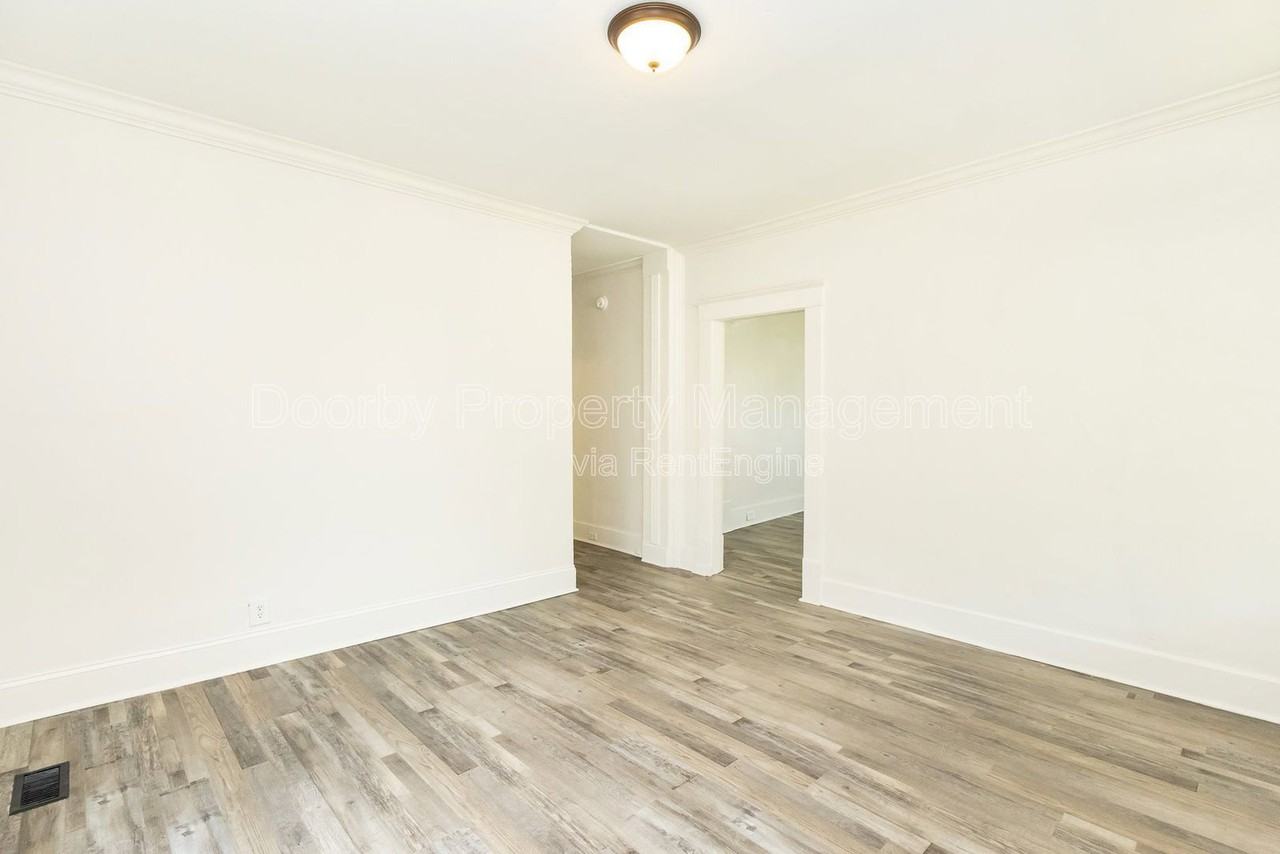3207 Curtis St - Photo 3 of 17