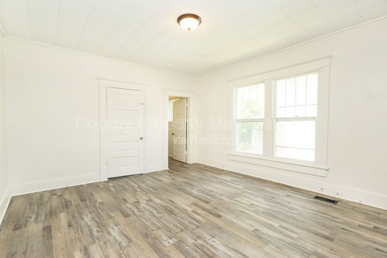 3207 Curtis St - Photo 6 of 17