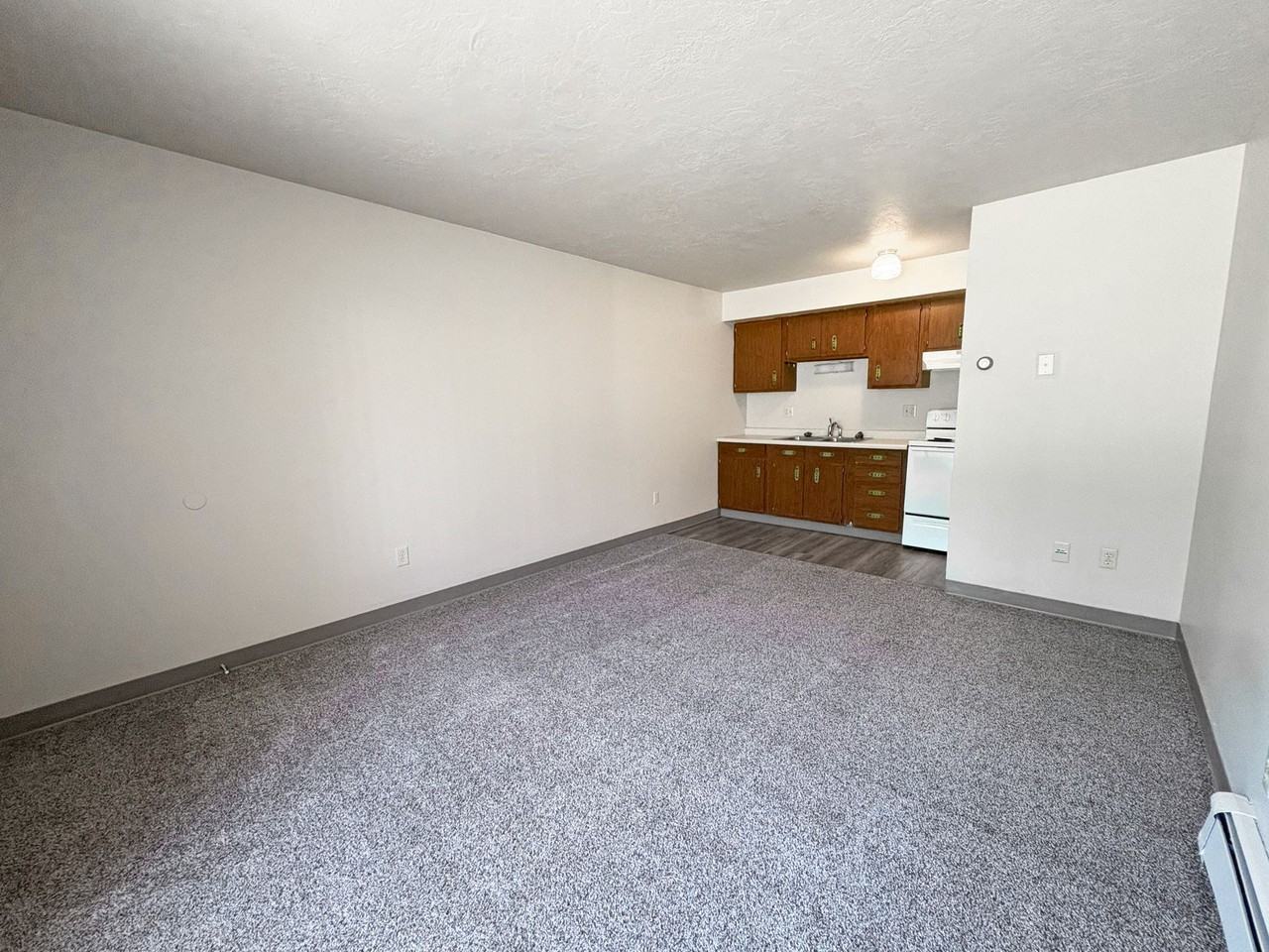 Royal Suites Apartments on Minot's North Hill - Photo 3 of 9