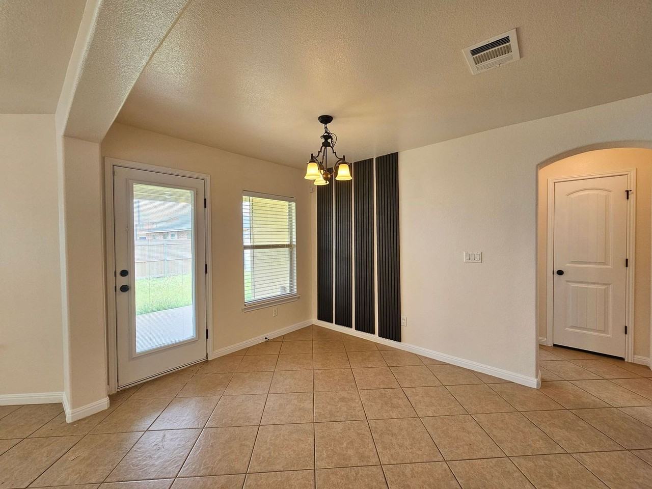 304 W Libra Dr - Photo 6 of 25