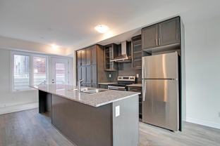 3580 Lake Shore Blvd W - Photo 1 of 1