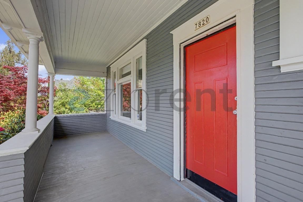 7820 N Van Houten Ave - Photo 3 of 30