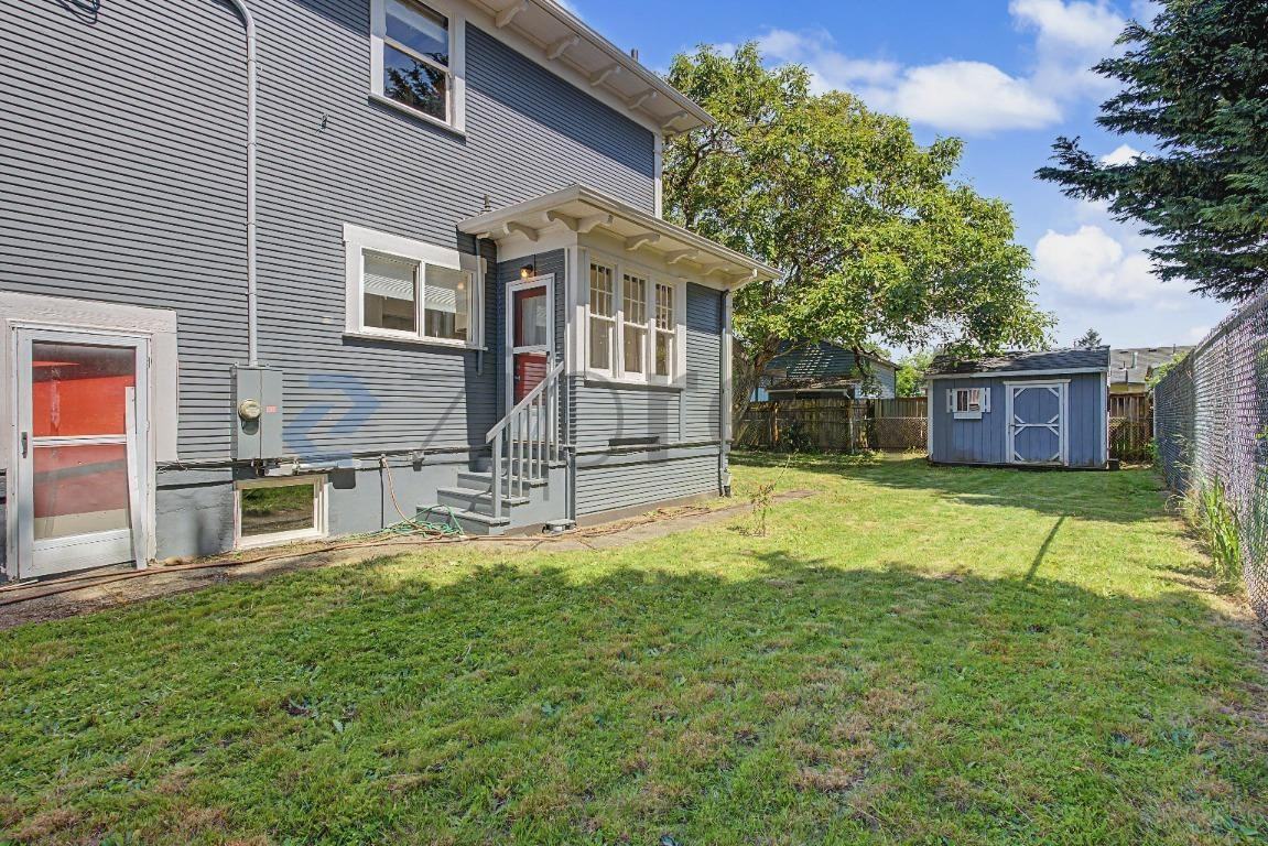 7820 N Van Houten Ave - Photo 6 of 30