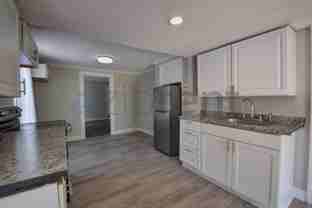 914 23rd St W #B - Photo 1 of 1