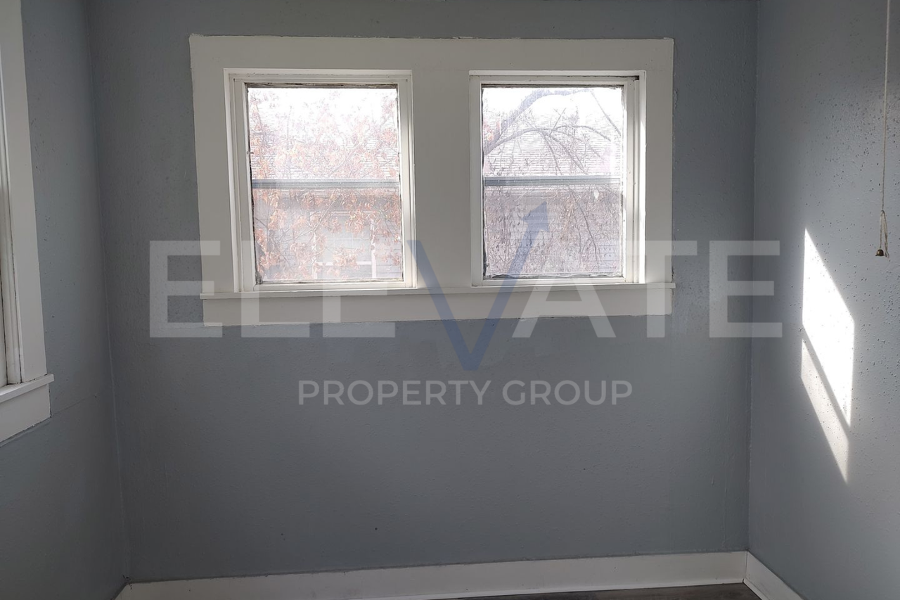 511 W 2nd St - Photo 2 of 9