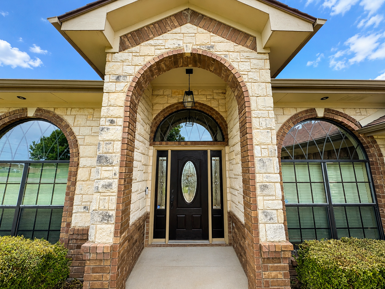 5702 Graphite Dr - Photo 4 of 41