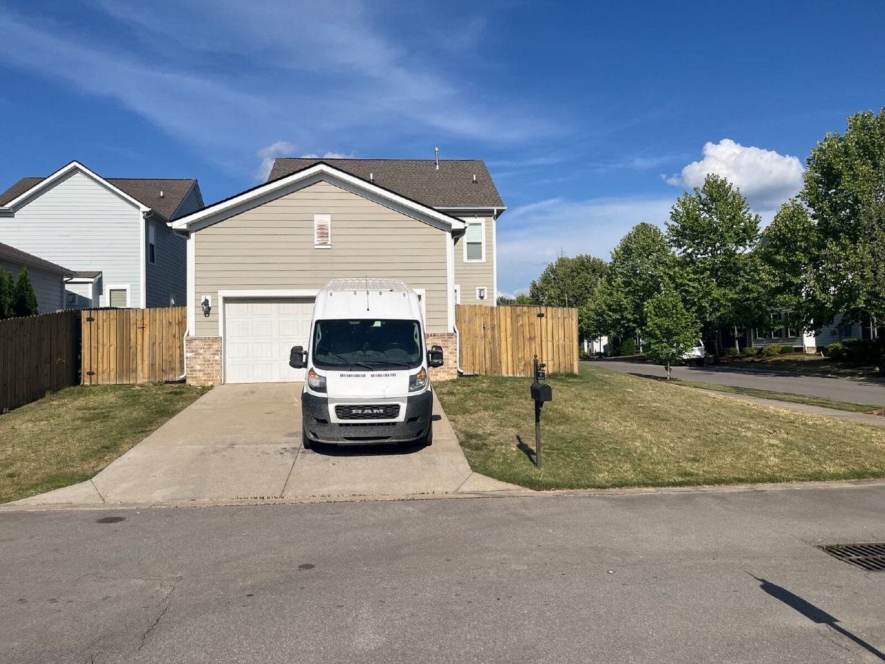 1168 Amelia Park Dr - Photo 4 of 24