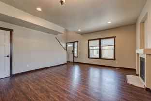 Everett gated townhouse with garage - Photo 1 of 1