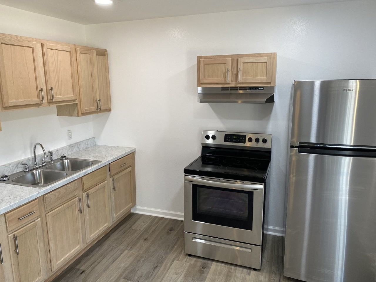 Vine St #204 - Photo 2 of 5