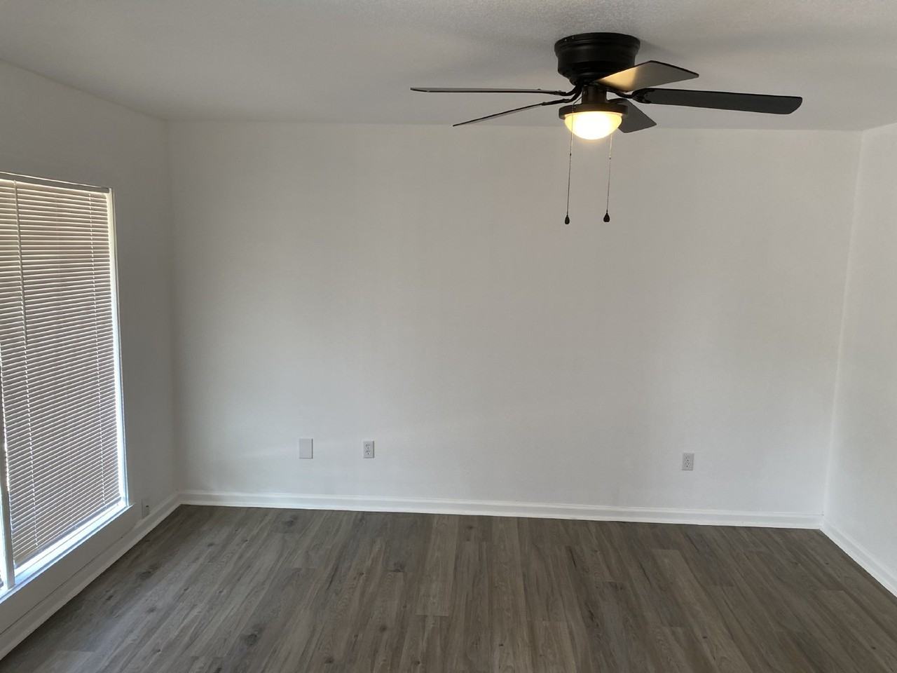 Vine St #204 - Photo 3 of 5
