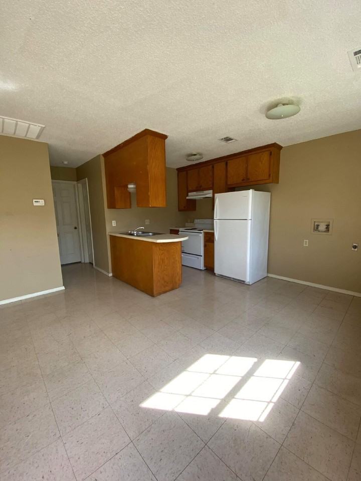 689 Jill Ln #A - Photo 2 of 6