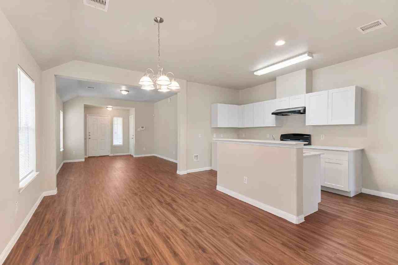 14954 Huntington Willow Ln - Photo 2 of 18